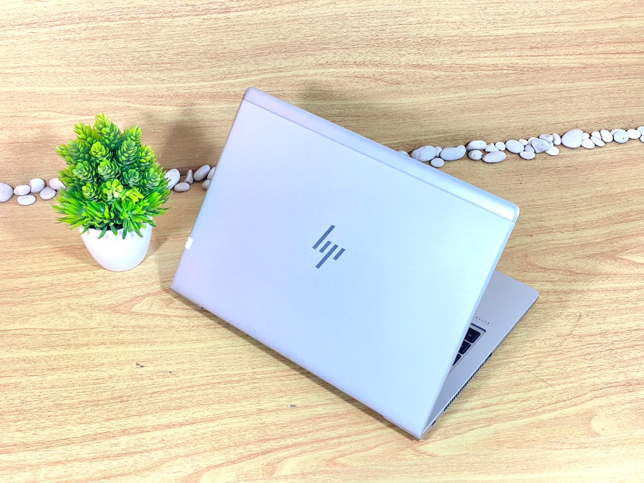 Laptop HP EliteBook 830 G5